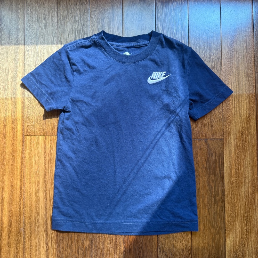 Nike Kids Navy Blue T-Shirt Size S (4-5 yrs)
